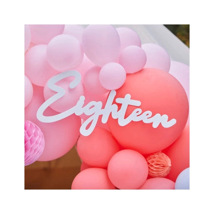 Decoratieletters Eighteen wit 30x75cm foam